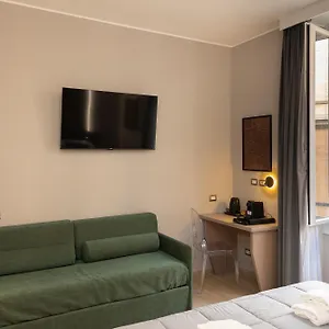 Konukevi Iron Luxury, Roma
